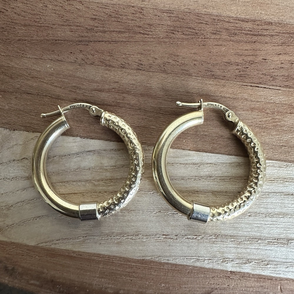 Vintage Italy 18K Yellow Gold Hoop Earrings 0.875 Inch Hammered Textured 3.2g